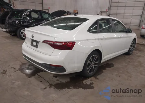 2024 Volkswagen Jetta 1.5T Sport z USA, uszkodzony, nr VIN 3VWAM7BU5RM040227